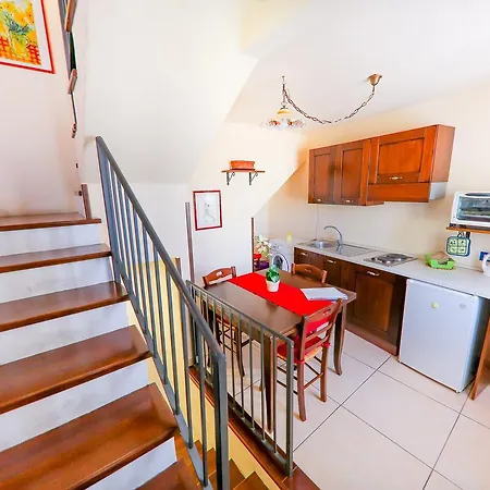 Madonie Holidays Apartamento *