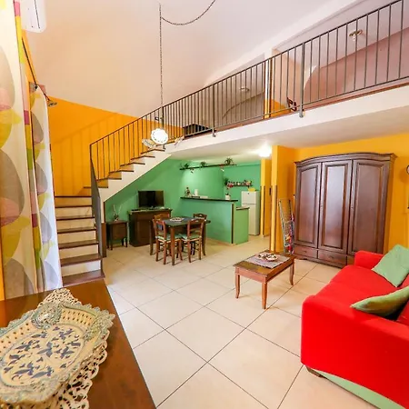 Madonie Holidays شقة تْشيفالو