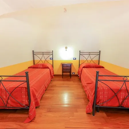 Madonie Holidays شقة *