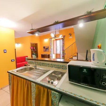 Madonie Holidays شقة *