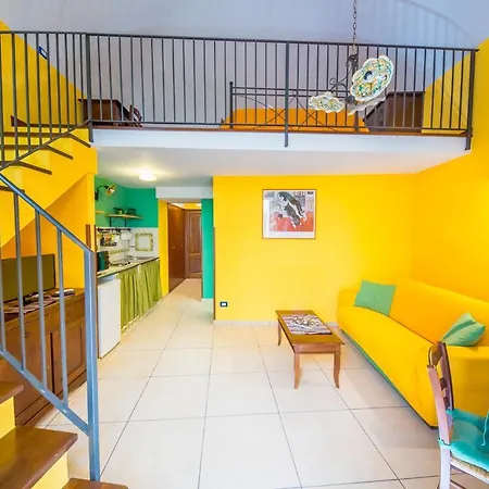 Madonie Holidays شقة *