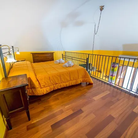 Madonie Holidays شقة تْشيفالو